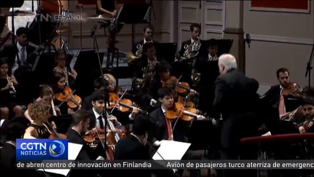 El Teatro Colón es uno de los edificios más emblemáticos de Buenos Aires смотреть онлайн