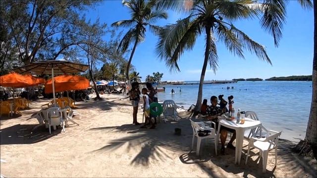 ДОМИНИКАНА: BOCA CHICA ПЛЯЖ ДЛЯ МЕСТНЫХ смотреть онлайн