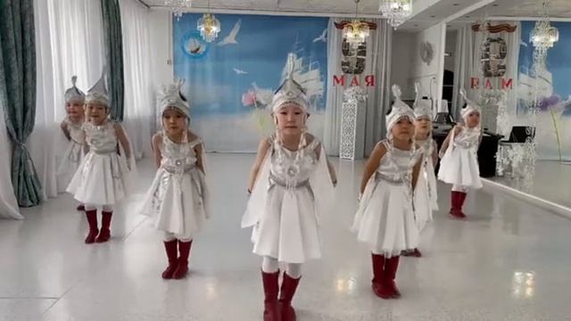 Группа "Мичээр", танец "Кыталыктар". Д/С "Парус" г.Якутск смотреть онлайн