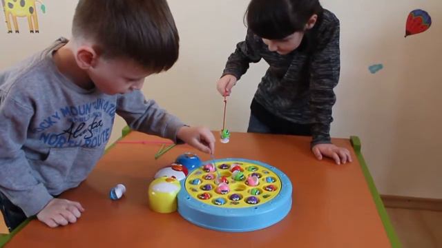 Видео для детей Веселая рыбалка Video for kids Fishing Fun смотреть онлайн