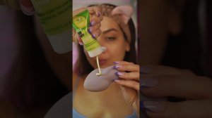 Язык для макияжа