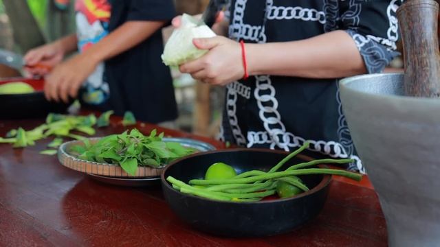 Crunchy Mango Vs Sweet Mango In A Tree | Pick Crunchy Mango And Eat | A Table Of Food | Sros Vlogs
