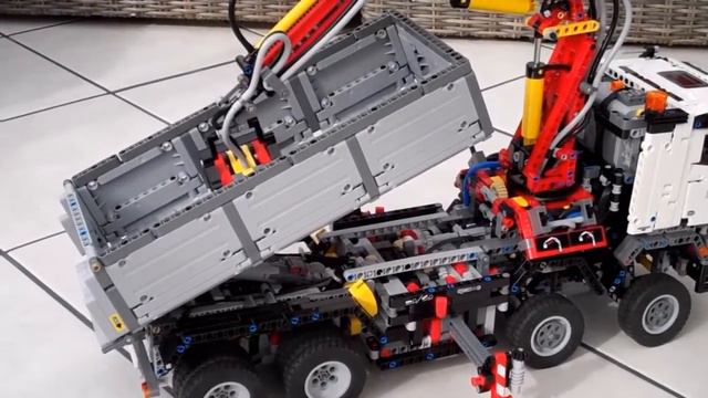 SBrick used in Lego 42043 Mercedes AROCS смотреть онлайн