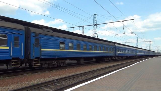Тепловоз ТЭП70-0116 с пассажирским поездом смотреть онлайн