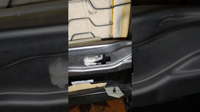 Как снять подголовник на Opel Astra J. смотреть онлайн