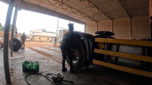 Yearly service mercedes actros. смотреть онлайн