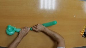 Змея из одного шарика. Простая фигура из ШДМ.