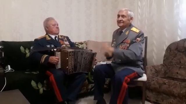Гармонь и ложки /"Плясовой наигрыш"/ Советские генералы они же из народа... смотреть онлайн