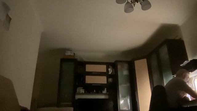 Как надо спать кто-то идёт то надо кувыркаться на кровать 🛌 смотреть онлайн