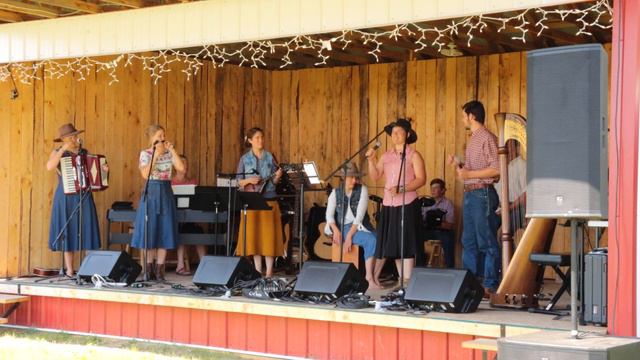 She Taught Me To Yodel - Biegel Family смотреть онлайн