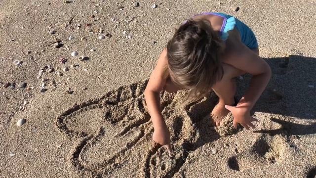 ПЛЯЖ С РАКУШКАМИ В МАЙАМИ-БИЧ Видео для детей Детский канал Ваша Алиса смотреть онлайн