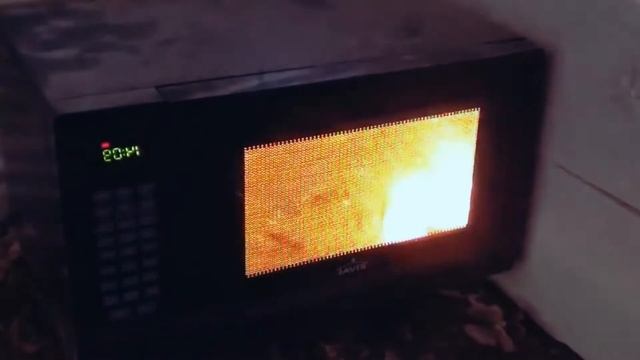 Что будет если положить в микроволновку трассирующие пули смотреть онлайн