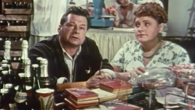 Недостача... Конфеты Кис-Кис 2 килограмма... Где Кис-Кис? "Королева бензоколонки" 1962 г. смотреть онлайн