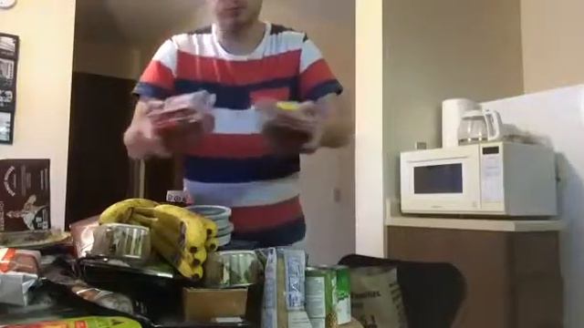Бесплатная еда в США по грин карте, кто скажет это правда?