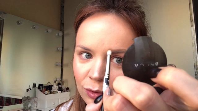 ДЕЛАЕМ ЗЕЛЕНЫЙ МАКИЯЖ смотреть онлайн