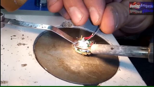 iJUST S charging repair Eleaf / не заряжается РЕМОНТ РАЗЪЕМА смотреть онлайн