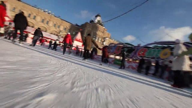 ГУМ-Каток на Красной площади / Patinoire du Gum sur la Place Rouge смотреть онлайн