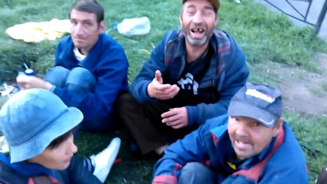 Бомжи на ул.Разъезжей CАНКТ-ПЕТЕРБУРГ смотреть онлайн