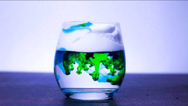 10 AMAZING SCIENCE EXPERIMENTS TO DO AT HOME! смотреть онлайн