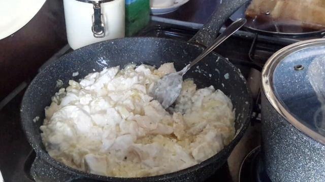 Куриная грудка томленая в сметане.Нежней еще не ела. Вкуснятка на обед. смотреть онлайн