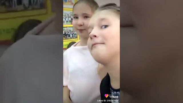 Наш класс на большой перемене!!!!!!?????? смотреть онлайн