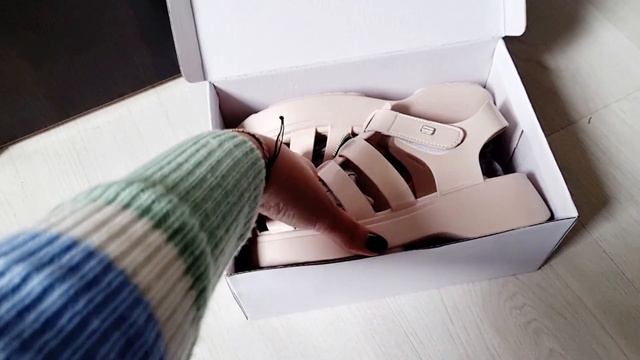 Вывезла, но не всё ? Рассада пока стоит смотреть онлайн