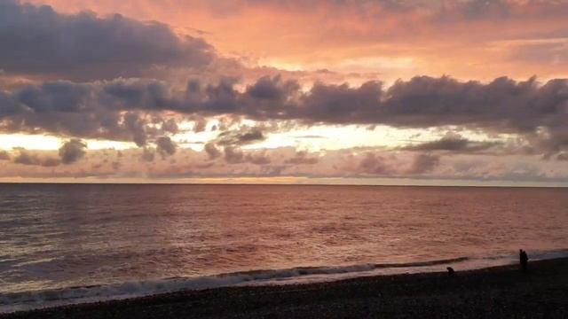 Ах, какая красота! Радуга над горами. Сказочный закат над морем. Лазаревское Сочи. 19 ноября 2023 смотреть онлайн