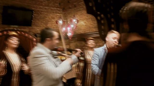 Pavel Stanitsky & Arsen Sargsyan - Anapati Arev (Tata Simonyan) смотреть онлайн
