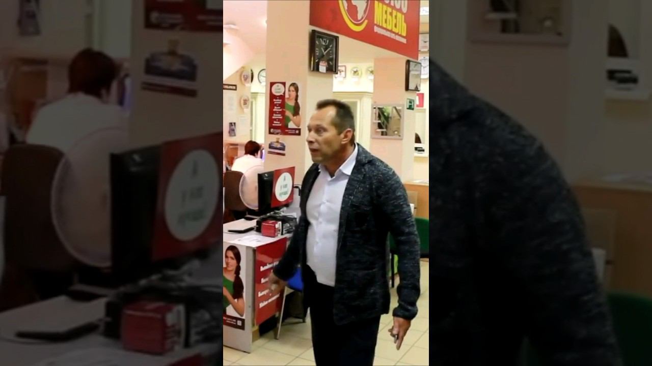 Директор Михалыч мебельного салона бегал и прятался под кудахтание юристок по всему магазину смотреть онлайн