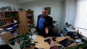 ОХРАНА ВЫВЕЛА УЧИТЕЛЬНИЦУ ИЗ КАБИНЕТА ДИРЕКТОРА. ПРИЕХАЛА ПОЛИЦИЯ!