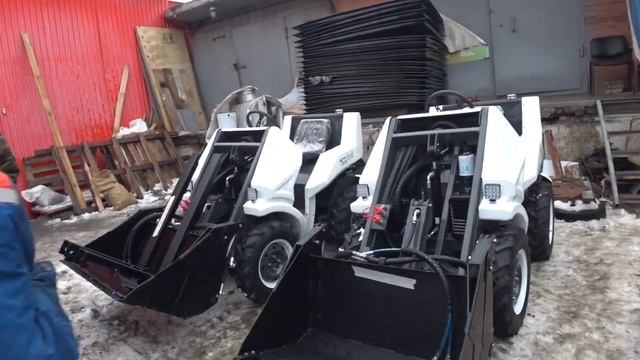 Мини погрузчик Nanook . Рабочие будни, большой привет всем подписчикам?? смотреть онлайн