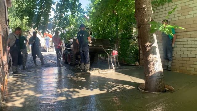 Бетонная площадка с упрочненным верхним слоем. Альтернатива брусчатки смотреть онлайн