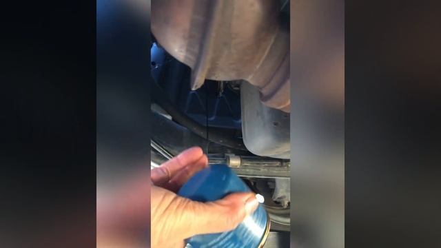 2006-2011 Kia Rio 1.6L Oil & Filter Change Service смотреть онлайн