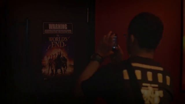 Vue West End goes glow in the dark... with a twist! смотреть онлайн