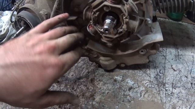 ПОЧЕМУ ЗАКЛИНИЛ МОТОР СКУТЕР 150 КУБОВ. КАК СДЕЛАТЬ ВОДУ В ГАРАЖЕ? ВЫЖИВШИЙ 2 смотреть онлайн