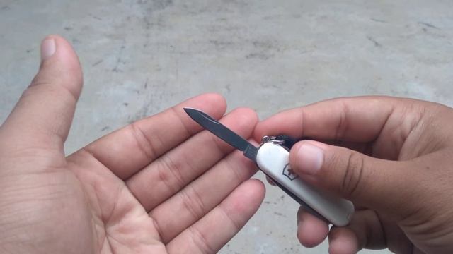 MULTITOOL-Review VICTORINOX CLASSIC SD смотреть онлайн