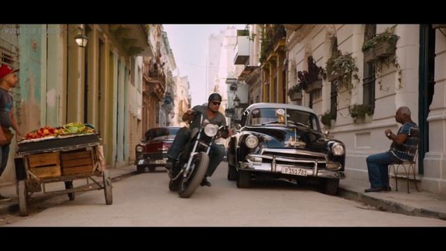 Dom vs Raldo opening race FATE of the FURIOUS 8 - '49 Chevy Fleetline vs '56 Ford Fairlane смотреть онлайн