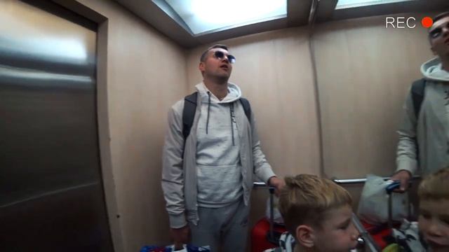 ЛЕВ И ГЛЕБ не хотят на МОРЕ! Мама не довольна мы переезжаем 5 РАЗ! Сочи ВЛОГ смотреть онлайн