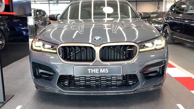 2021 BMW M5 Competition VS M5 CS