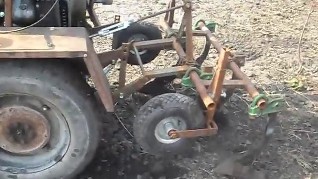 Мини-трактор. Культивация2. смотреть онлайн