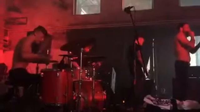 Kiwi - Секта (live СмертьФест) смотреть онлайн