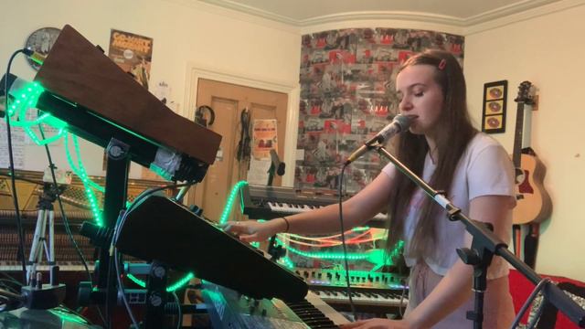 Covering Royals (Lorde) using only 80s synths смотреть онлайн