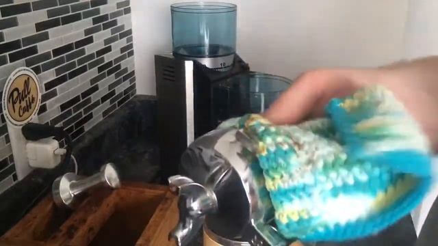 YEG Coffee: Lui Chi's Pull Cafe смотреть онлайн