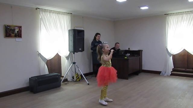 "Солнечные зайчики", Агишева Полина, 6 лет. смотреть онлайн