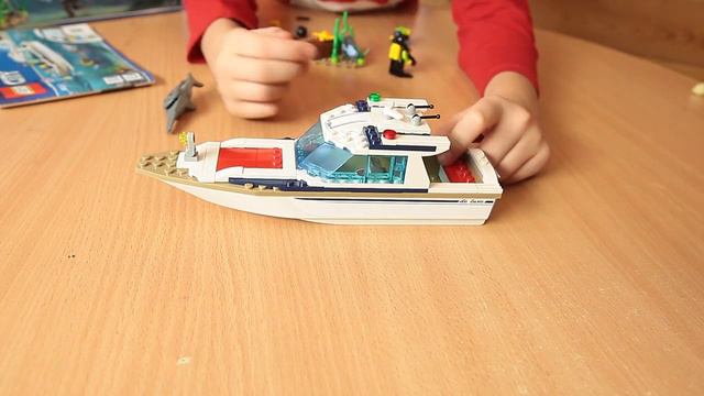 LEGO City 60221 Конструктор ЛЕГО Город Транспорт: Яхта для дайвинга. Профессор крокодил. смотреть онлайн
