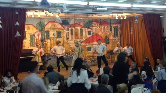 Танец " Калинка " в школе смотреть онлайн