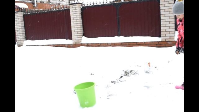 シ ジЛЕПИМ СНЕГОВИКА ИЗ СУХОГО СНЕГА ッ ヅ