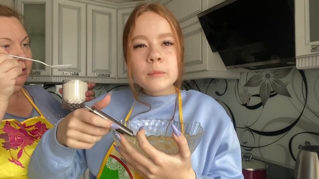 ГОТОВИМ КЕКСЫ ИЗ Pinterest С МАМОЙ и смеёмся :) смотреть онлайн