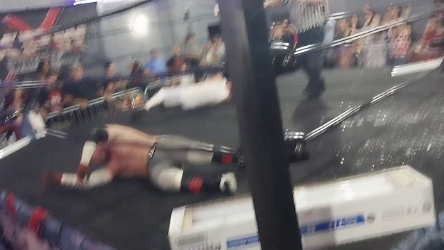 Lucky 13 vs. Eric Dillinger | XPW Broken, Beat & Scarred смотреть онлайн