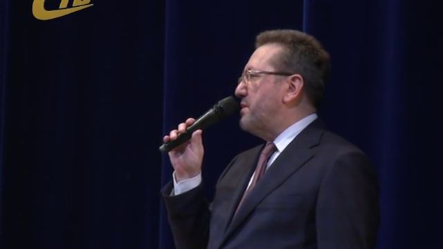 РАБОТНИЦЫ МГОКА ПРИНИМАЛИ ПОЗДРАВЛЕНИЯ ВО ДВОРЦЕ КУЛЬТУРЫ смотреть онлайн